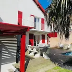 Maison Etxe Marie Avec Piscine Golf St Charles Feriehus