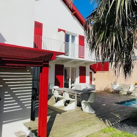 Maison Etxe Marie Avec Piscine Golf St Charles בית נופש